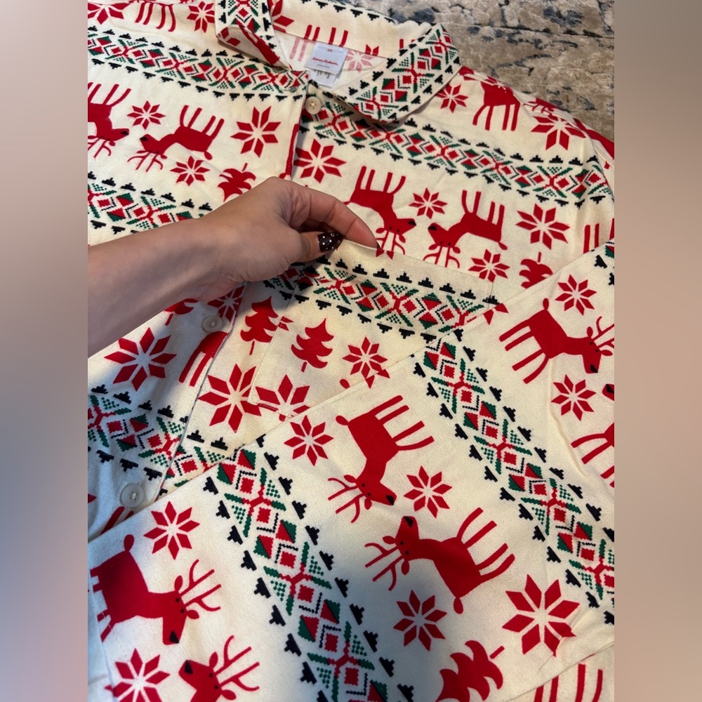 Hanna Andersson Red & White Reindeer Print Sweatpants Pajama Set - Picture 3 of 8